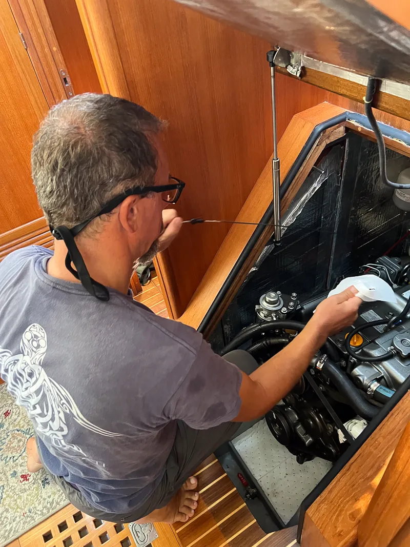 Checking engine oil level